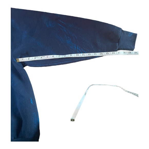 Vintage wolf print blue tie dyed effect sweatshirt - Picture 8 of 12